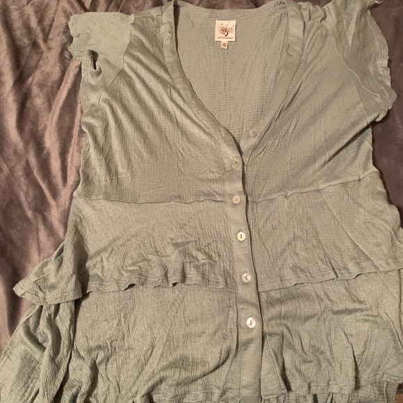 Green blouse - Picture 1 of 2